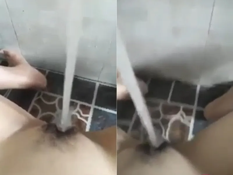 Gấu thủ dâm cực mạnh với vòi nước